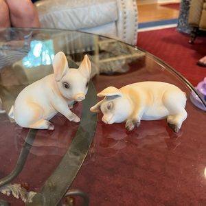 Pig figurines